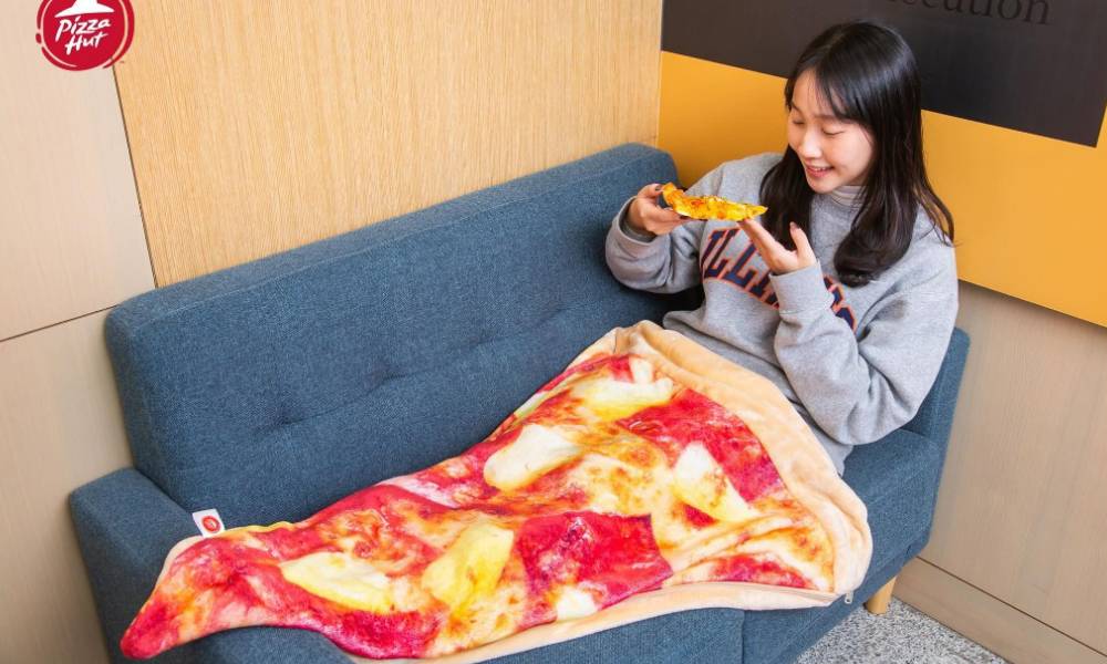 台灣Pizza Hut推出Pizza造型睡袋！冬天必備暖腳神器