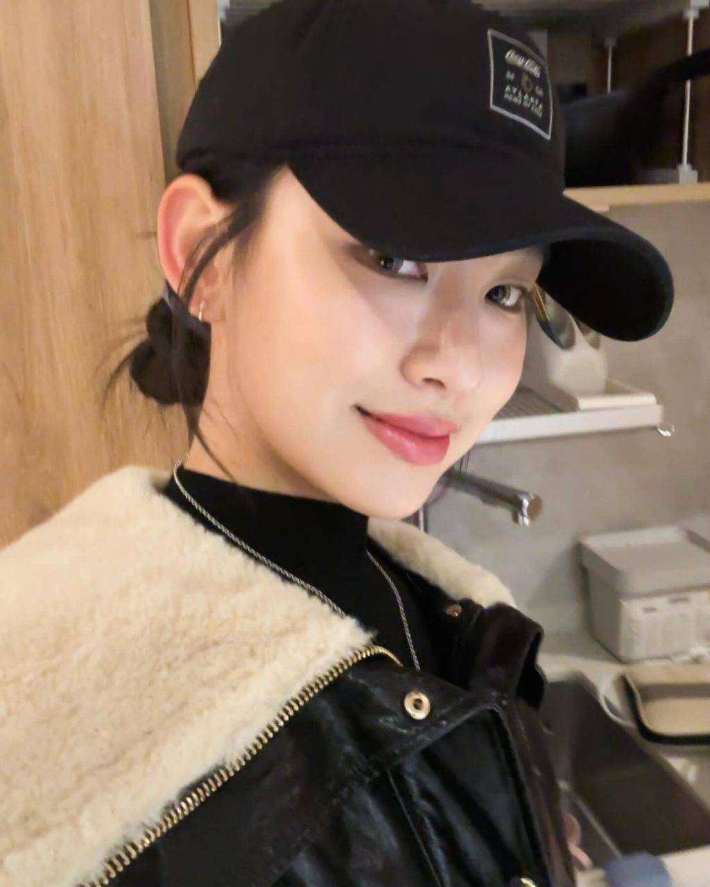 Gin Lee 炎明熹自去年6月傳出因合約問題而遭「雪藏」,更導致演藝事業停擺逾半年。適逢今日係炎明熹嘅20歲生日,佢嘅fansclub亦連發3帖文向偶像送上生日祝福,並表示隨時候命等待炎明熹回歸舞台。(圖片來源:IG@yiminghay)