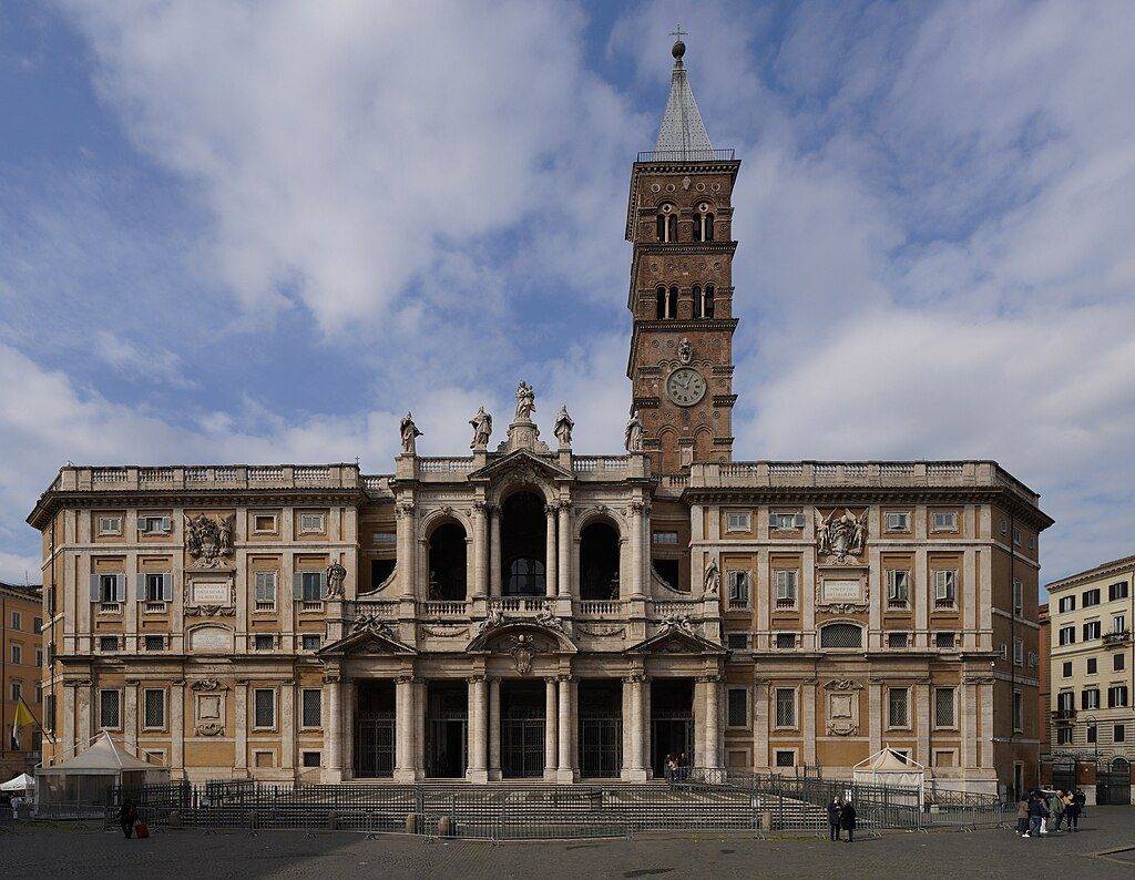 方濟各 早於2023年,教宗方濟各就曾透露已在羅馬「聖母大殿」(Basilica di Santa Maria Maggiore)選擇好長眠之地。(圖片來源:維基百科)
