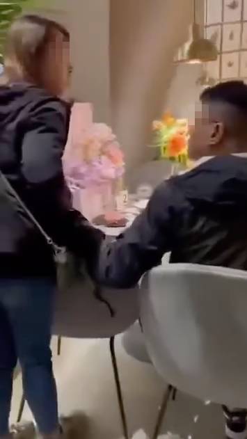 捉姦 另一段影片見到,女事主隨後展開「抄家式」行動,命令渣男:「攞返鎖匙電話嚟!」(圖片來源:Threads截圖)