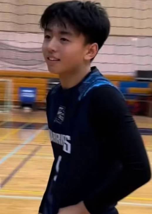 張柏芝 謝霆鋒 謝振南(Quintus)係運動健將,更係學校嘅排球隊隊長!(圖片來源:小紅書圖片)