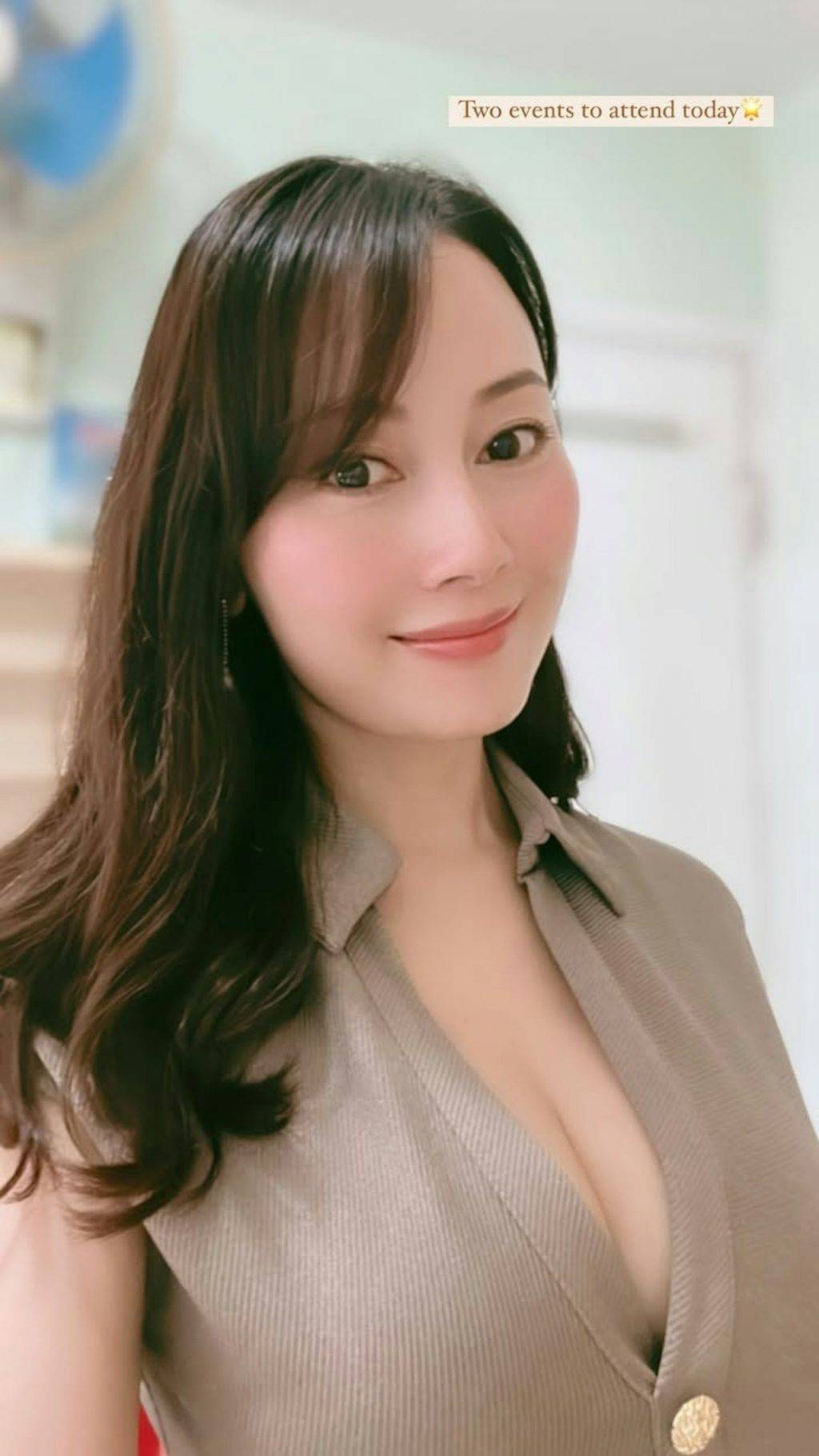 袁嘉敏 袁嘉敏趁著「520」曬近照,仲話要連趕兩場活動。(圖片來源:IG@candy_kamanyuen)