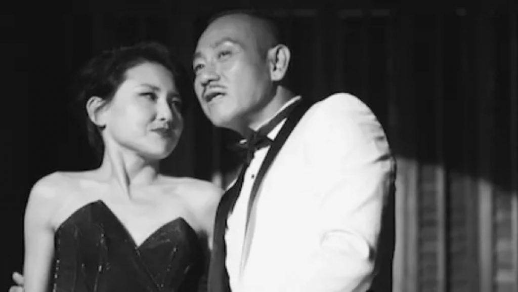 林保怡 1989年,林保怡與劉美君合唱《偷窺》,2017年,兩人再推出新版本,仍大受網民喜愛。(圖片來源:《偷窺》MV)