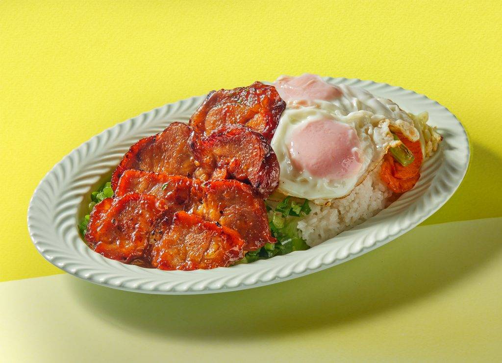 牛奶冰室 蒜香蜜汁叉燒半焗流心蛋飯 (圖片來源:Milk Cafe)