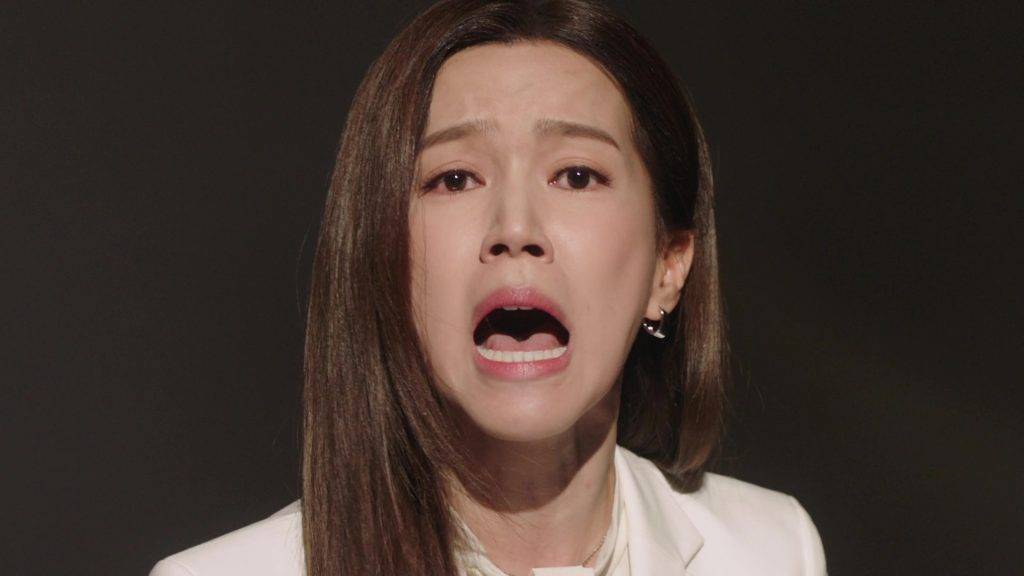 刑偵12 傅嘉莉 Kelly昨晚一集「變態食人殺人犯」上身的場口,在短短未夠1分鐘的場口內演盡了一個既寂寞又渴望愛的變態食人殺人犯(圖片來源:TVB)