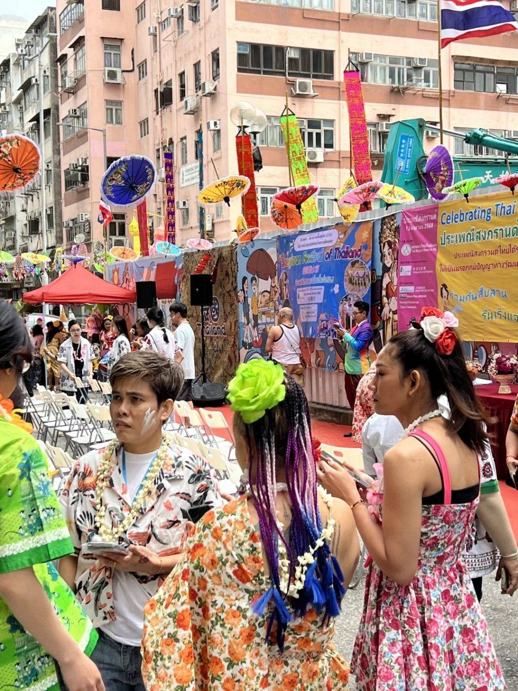 香港 景點 連泰國傳統節日潑水節都會選擇在九龍城舉行,有不少去過九龍城的內地遊客都稱之為「香港小曼谷」。(圖片來源:xhs)