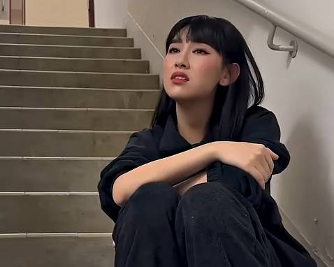 炎明熹傳簽超優合約轉投內地公司！被飛出《新聞女王2》 取代者係呢位聲夢歌手？