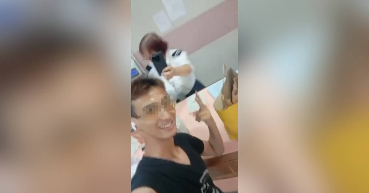 有片｜女保安揈毛巾大戰瘋狂外賣員 粗口對罵後外賣仔舉V自拍惹狠批