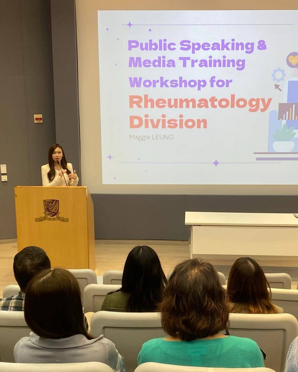 梁凱寧 她曾在英國劍橋大學深造商業策略及國際關係,並於2022年完成了香港中文大學醫學院的言語及病理理學碩士課程。(圖片來源:IG@maggieleung0702)