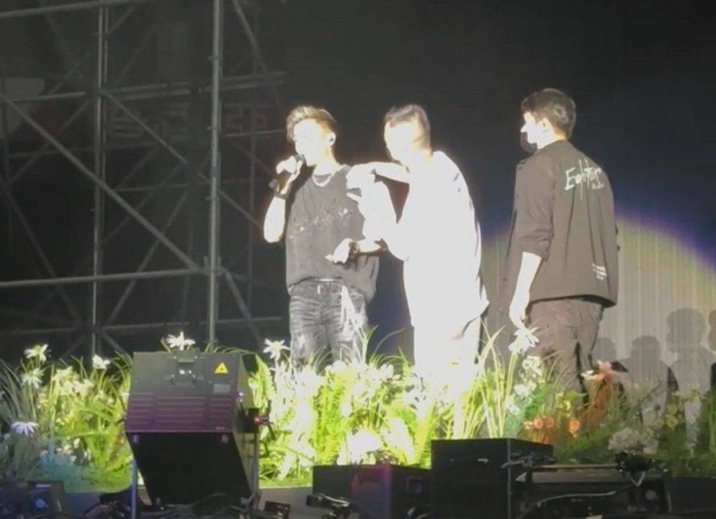謝霆鋒 化妝師 演唱會 Andy Yumiko Andy與謝霆鋒多年合作,早已培養出無言的默契,精準掌握「何時噴水」。(圖片來源:ndnco@IG)