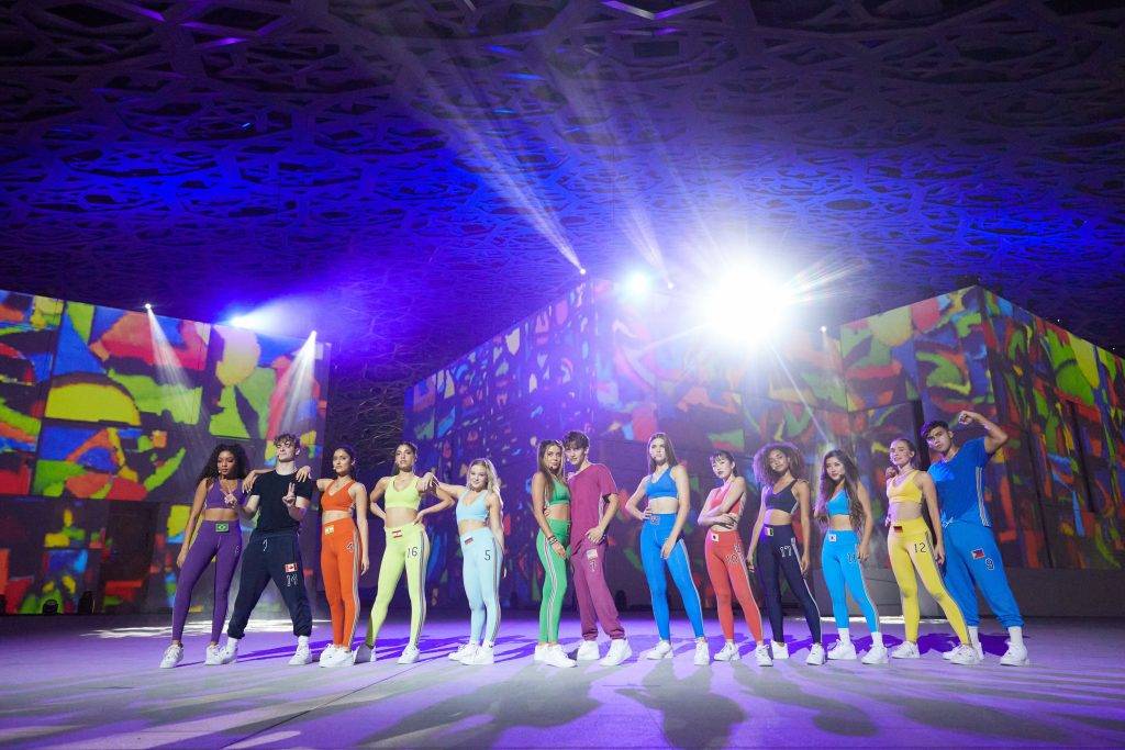 馬會 Now United是全球首個由眾多不同地區成員組成的國際流行音樂組合,19位歌手及舞者致力將音樂與舞蹈帶向全球。(圖片來源:香港賽馬會)