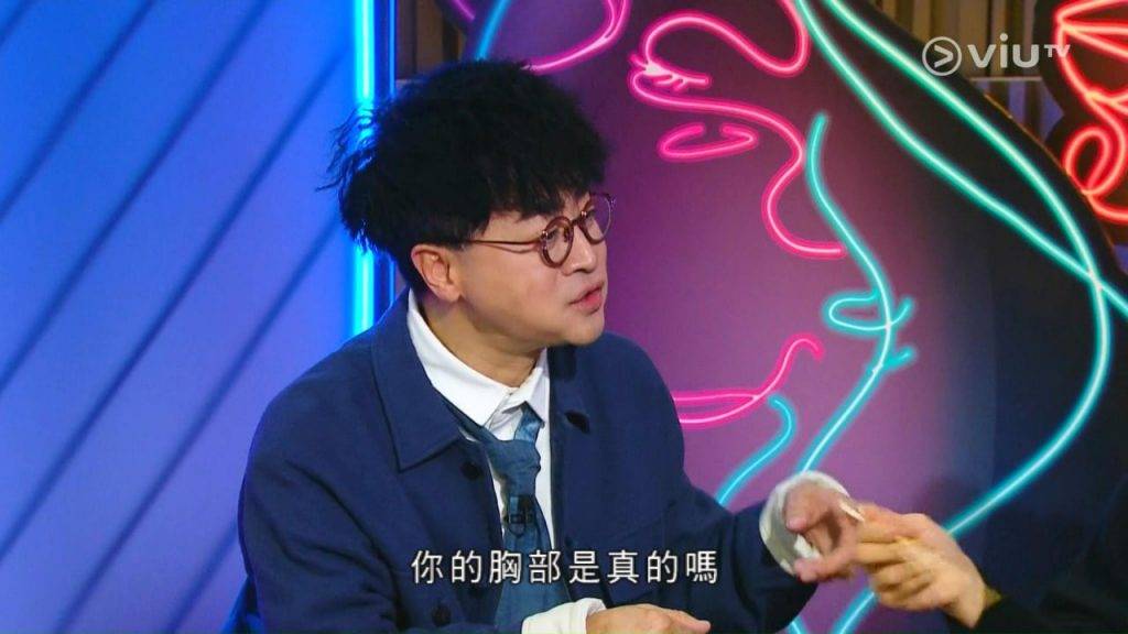 怨女俱樂部 SuetE 雪兒 雪兒身材向來出眾,搞到連主持人在節目中都不禁問佢係唔係真材實料!(圖片來源:ViuTV)