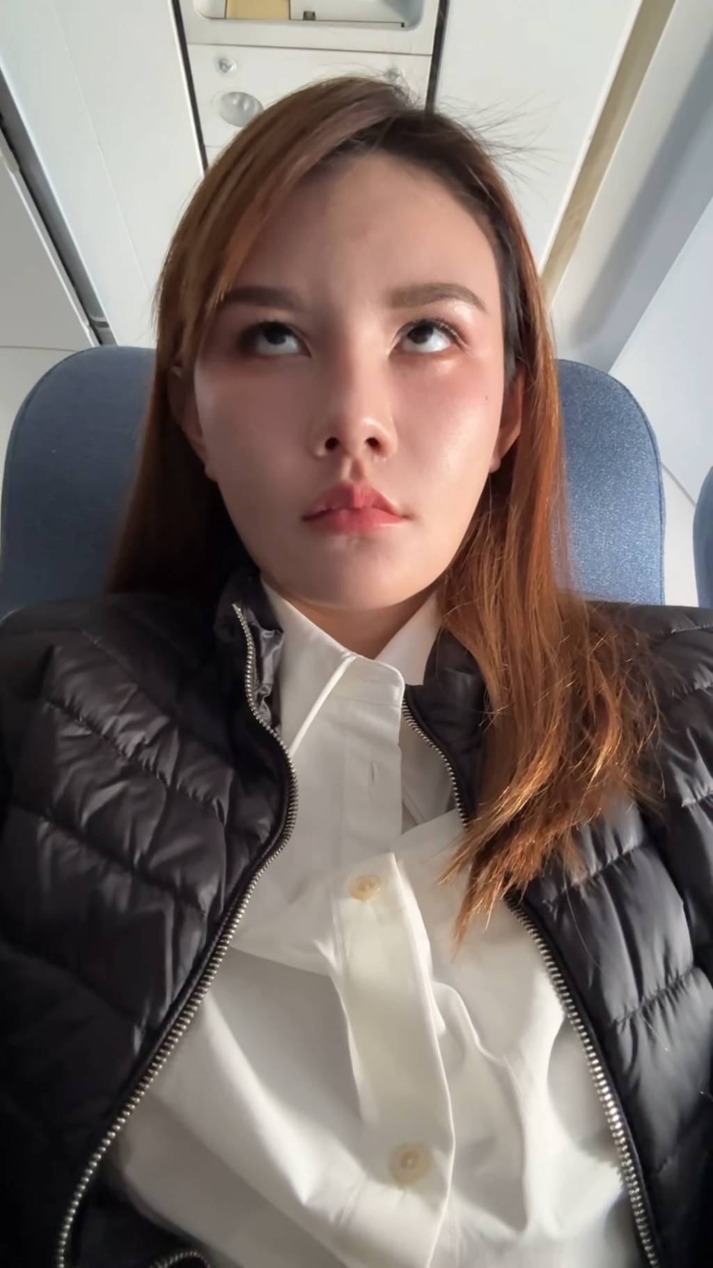 五索 經濟艙 五索不停翻白眼!(圖片來源:IG@5kidsokma)