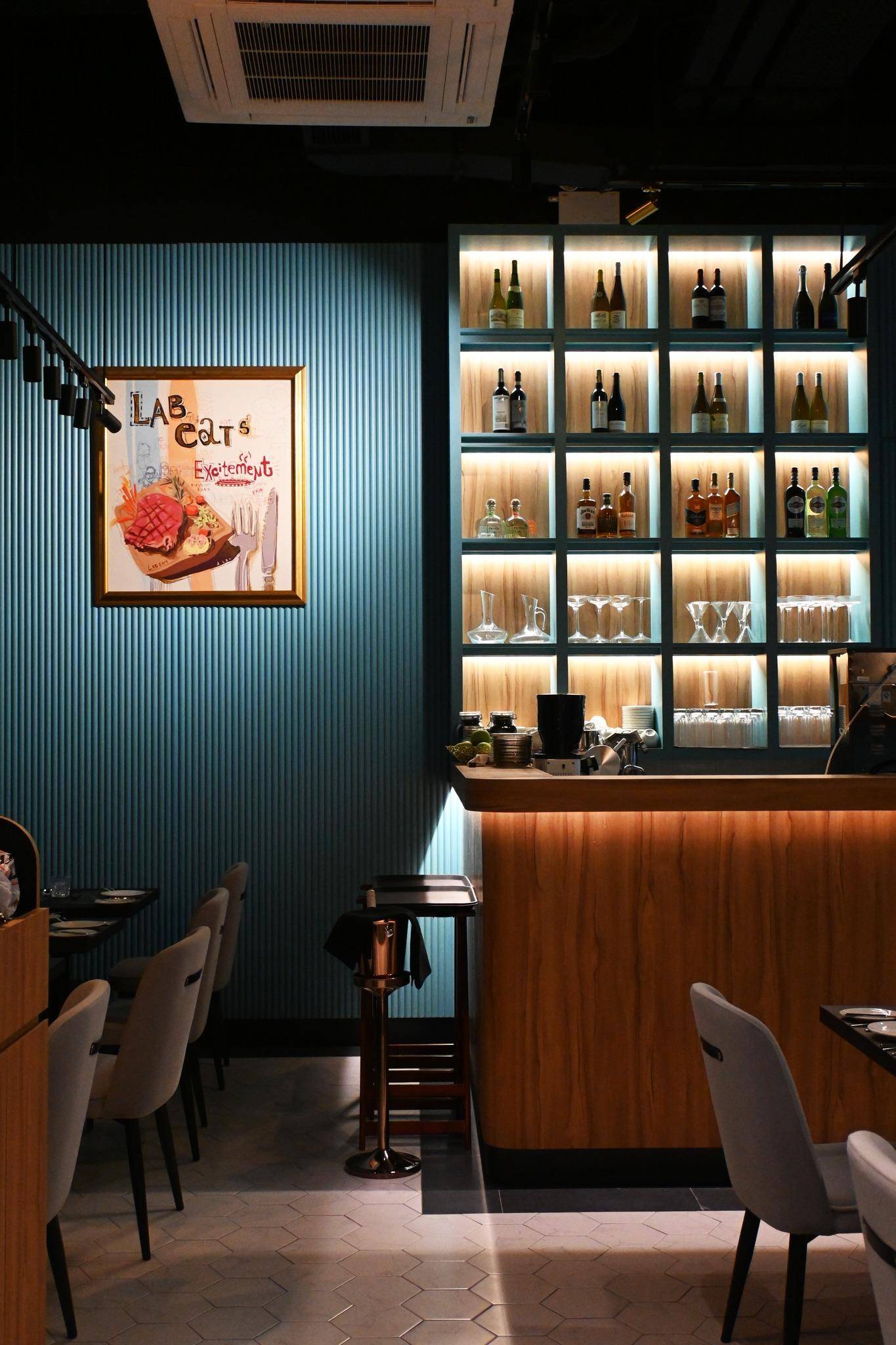 尖沙咀美食推介2025|8. LAB EAT Restaurant & Bar (金巴利道)