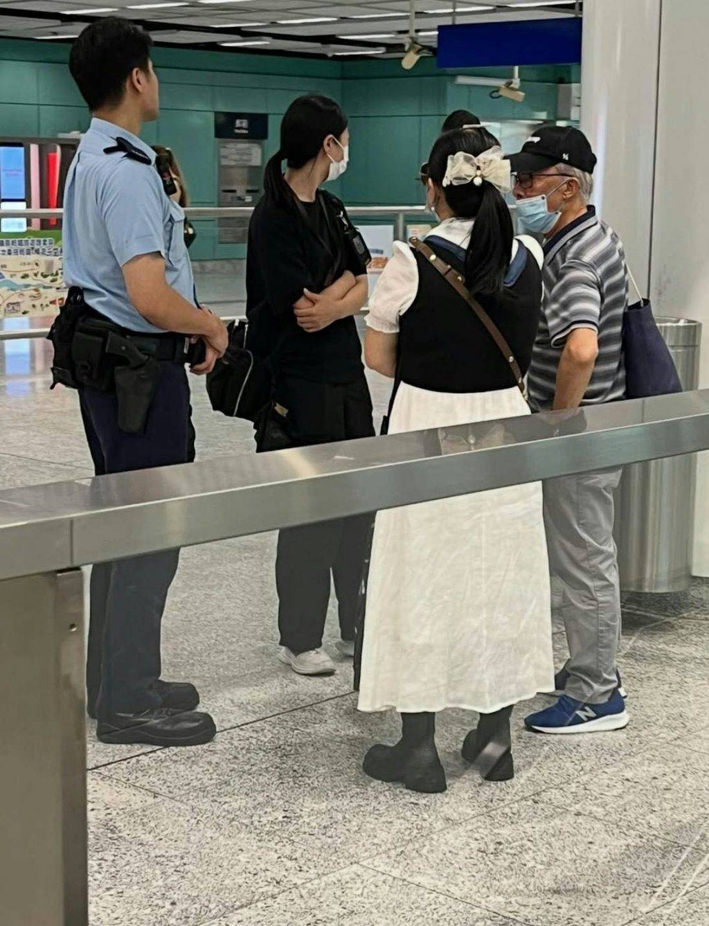 何伯 何太 何伯和女子在港鐵站爭執,最後出動埋警察。(圖片來源:網上圖片)