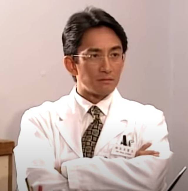 執法者們 吳啟華 吳啟華在1998年《妙手仁心》入面飾演的「程至美」醫生入型入格。(圖片來源:TVB)