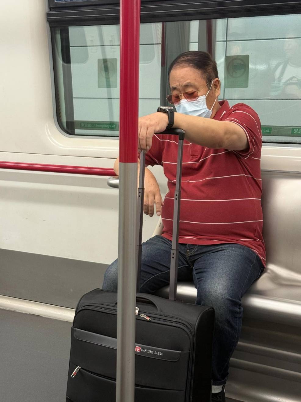 愛回家之開心速遞 有不少網民表示經常在將軍澳附近遇見過曹總。(圖片來源:Threads)