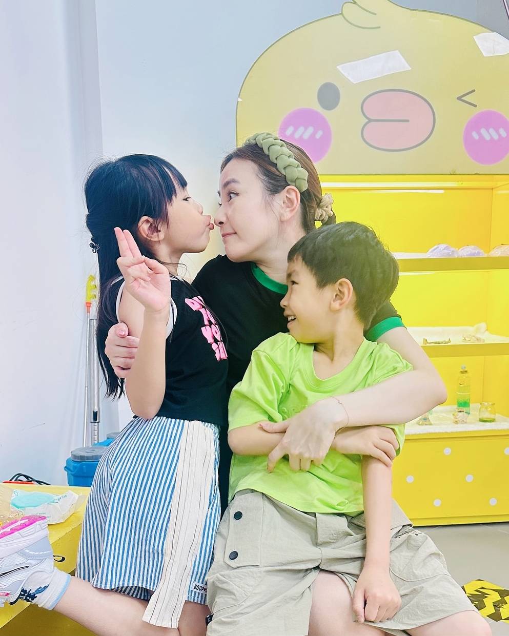 李蘊 李蘊指在現今世代有好多父母在離異後仍一齊照顧小朋友。(圖片來源:IG@renee0727)