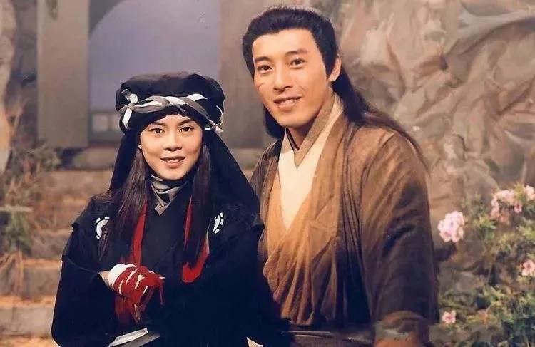 笑傲江湖 《笑傲江湖》曾多次被翻拍成影視作品,但香港電視劇版對上次已是1996年,由呂頌賢和梁珮玲主演的版本,當中呂頌賢飾演的令狐沖曾受到不少觀眾讚賞。(圖片來源:TVB)