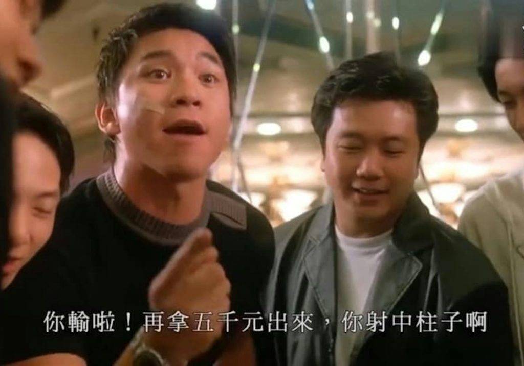 王晶 黃子揚是中印混血兒,憑在《98古惑仔之龍爭虎鬥》中飾演「何勇」一角而為人熟悉,被封為「御用惡人」。(圖片來源:《98古惑仔之龍爭虎鬥》)
