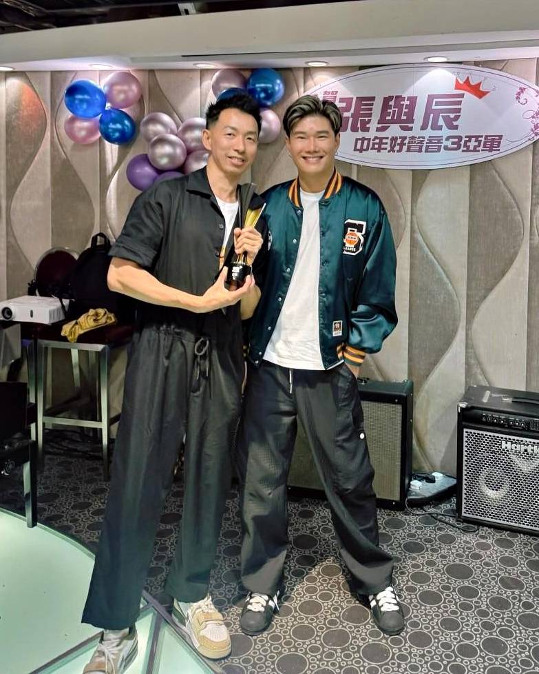 中年好聲音3 Kelvin在港期間一直陪伴張與辰出席各種活動。(圖片來源:IG圖片)