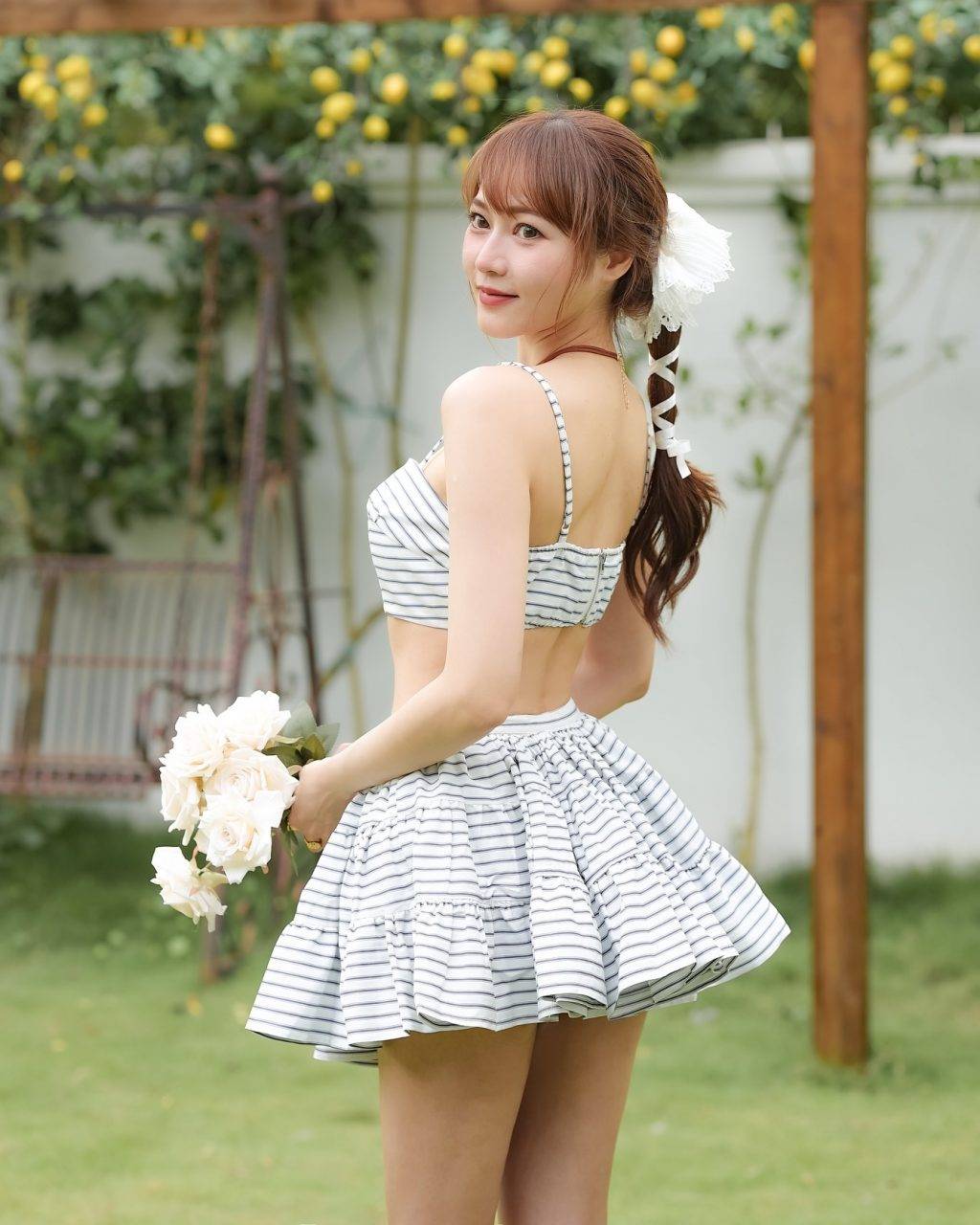 簡幗儀 Lilian Kan做生招牌親身示範靚衫。(圖片來源:IG@liliankan)