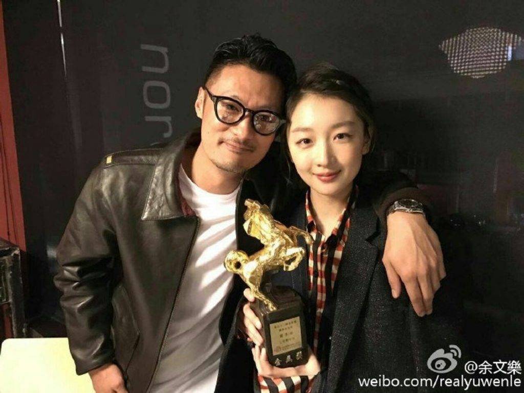 女神配對計劃 余文樂曾因與周冬雨演出內地真人騷節目《我們相愛吧》而傳出緋聞。(圖片來源:微博@余文樂)