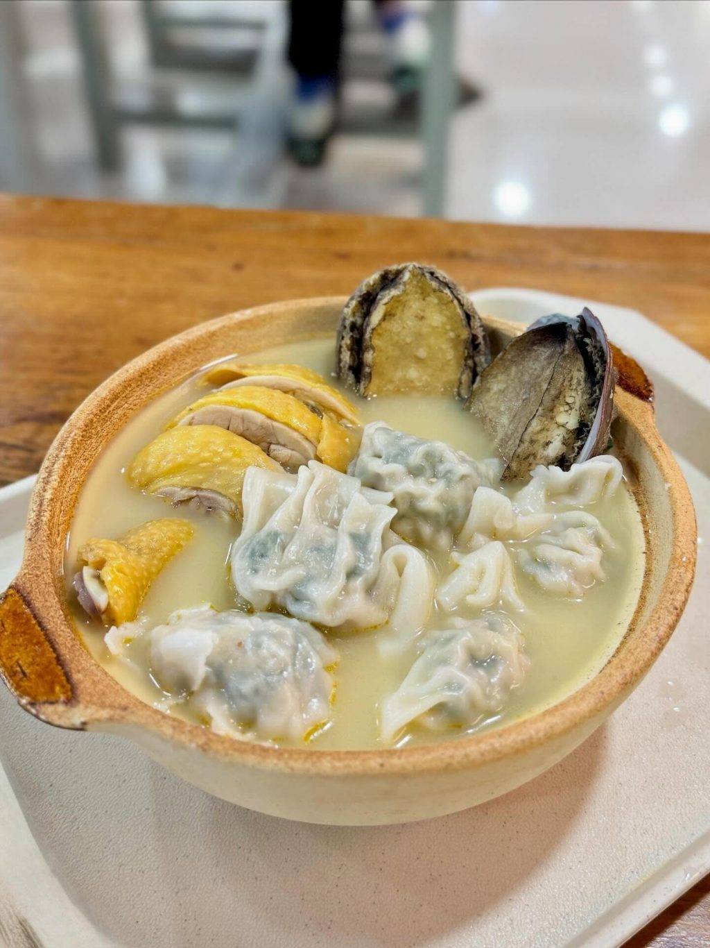 玲玲雲吞雞 (圖片來源:threads@cyfoodiehk)
