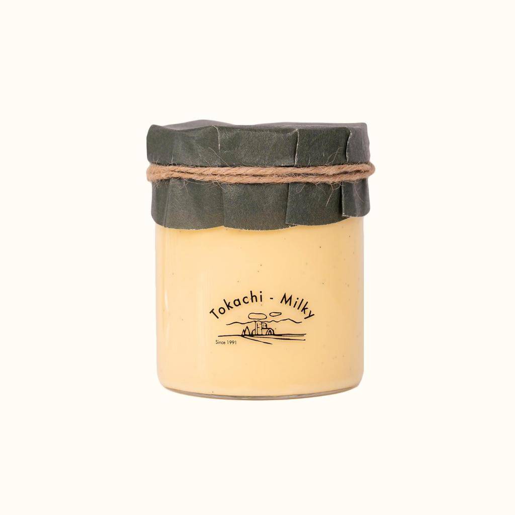 尖沙咀甜品 K11 MUSEA:十勝牛乳布甸 ($36,$68 )使用100%澤西生乳製成,質地柔滑如絲,入口即化,散發純粹的奶香,為布甸增添一抹甜蜜層次。另有十勝牛乳雪糕布甸杯,享受雙重牛乳滋味!(圖片來源:官方授權圖片)