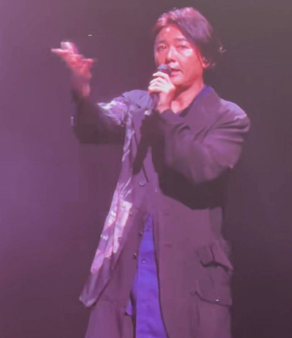 陳小春演唱會 鄭伊健 鄭伊健日前現身陳小春上海演唱會擔任嘉賓。(圖片來源:小紅書圖片)
