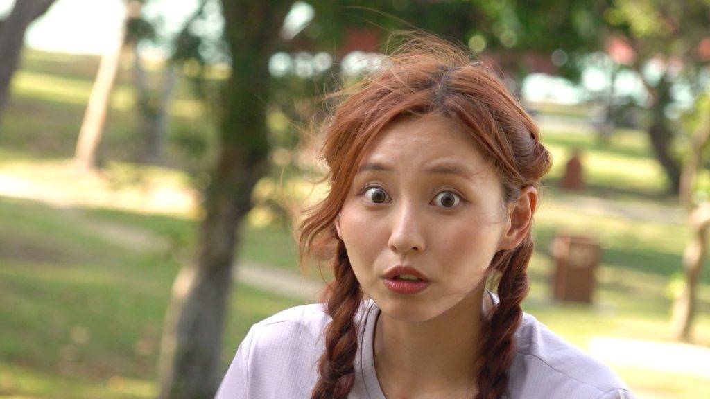 collar以為去度假 ivyso Ivy指半夜醒來時,睇見Day瞪大雙眼望著自己,更表示以為其他5位成員被製作組捉走。(圖片來源:ViuTV)