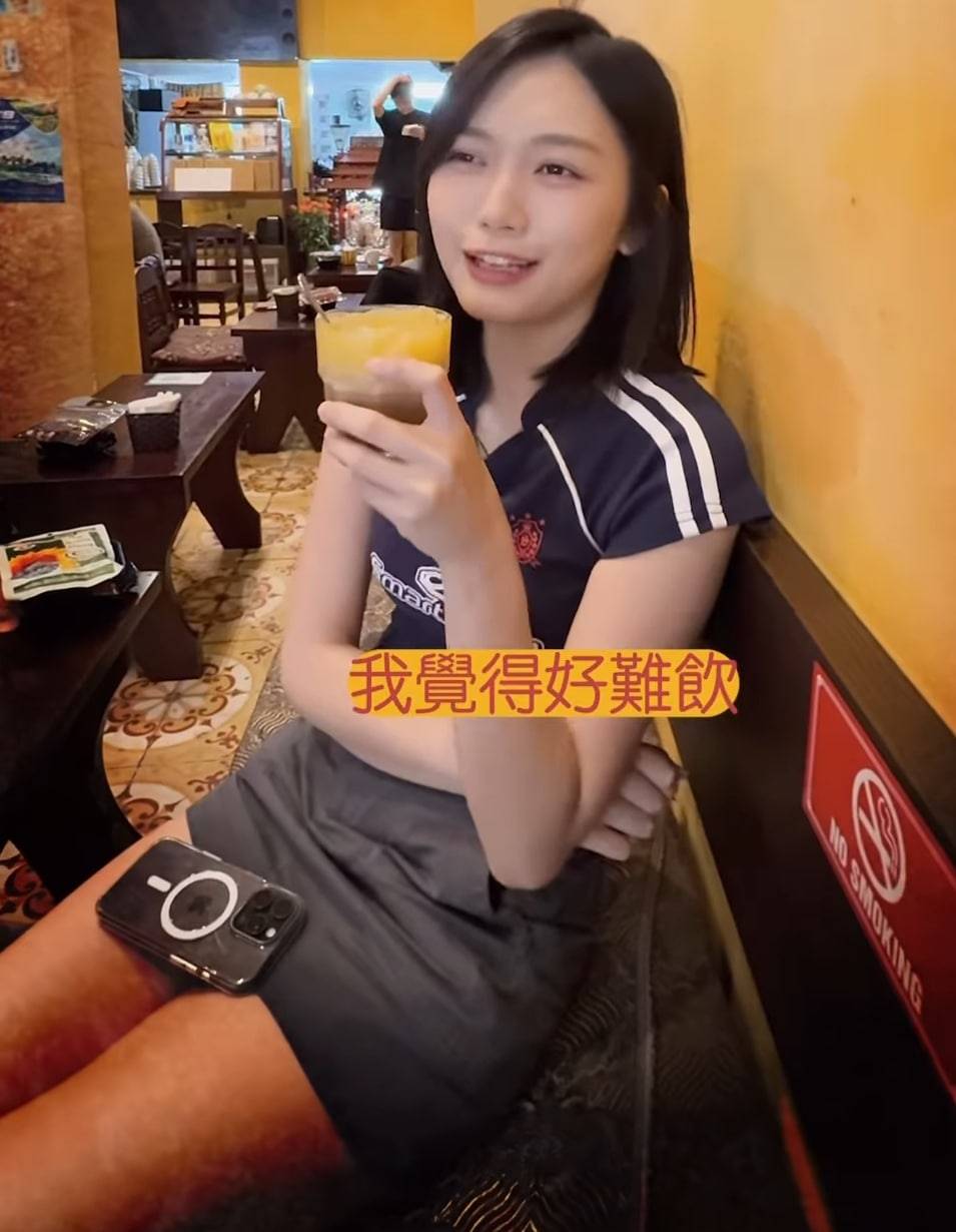 丁丁 混血肥仔 對於丁丁復出幕前,網民有不同意見:「為什麼電話要放那邊啊」(圖片來源:IG@tingyinnnnn)