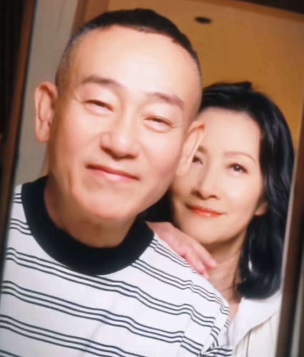 陳慧珊 林保怡陳慧珊一直為網民心目中的經典熒幕情侶,早前更一起上內地綜藝節目《今晚好犀利》(圖片來源:《今晚好犀利》截圖)
