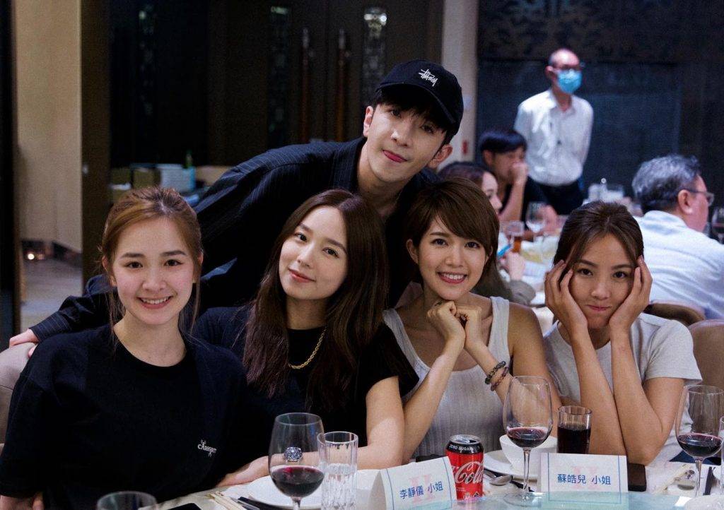 光明大押 viutv 曾同Anson Lo拍電影《假冒女團》(圖片來源:IG@purplehuen)