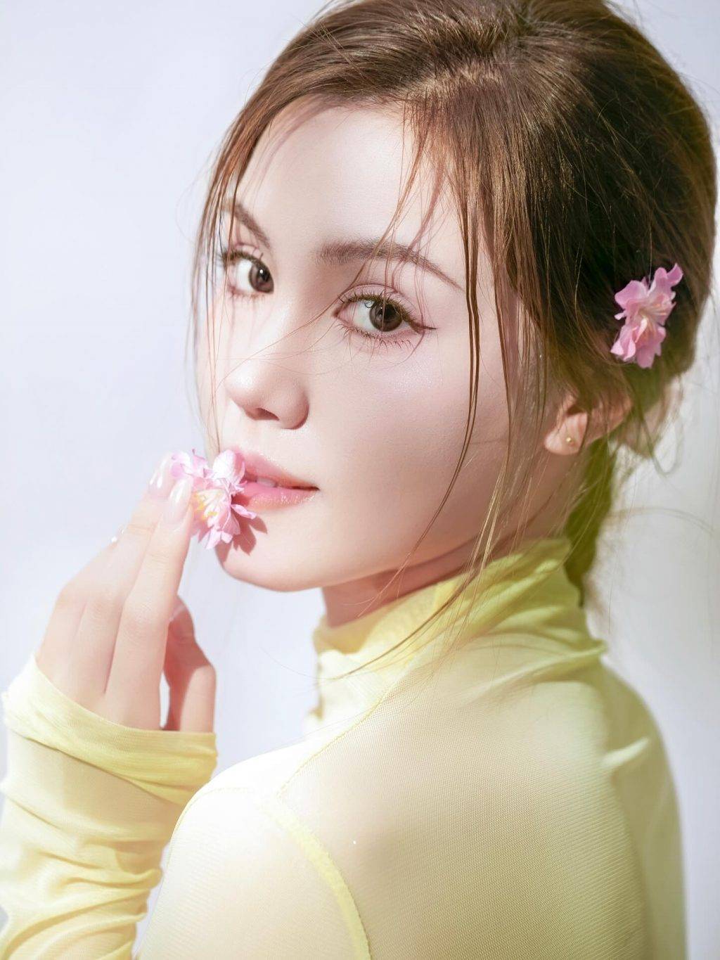 24歲 港姐冠軍 啱啱過咗生日嘅宋宛穎。(圖片來源:IG@sabrinaxmendes)