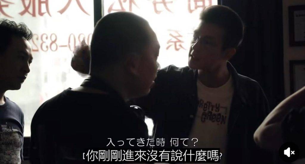 陳冠希 影片中可見,陳冠希疑似因不滿工作人員的言行,情緒突然爆發。(圖片來源:影片截圖)