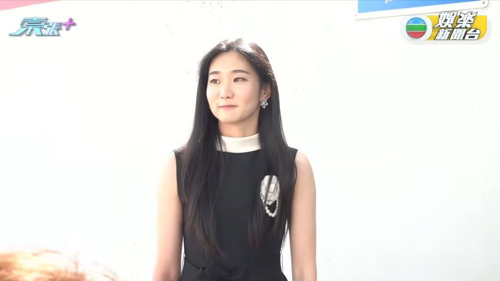 香港小姐2025 翻版炎明熹 25歲的Jane被封「翻版炎明熹」,不過她打扮過分成熟,略顯老氣。(圖片來源:TVB)