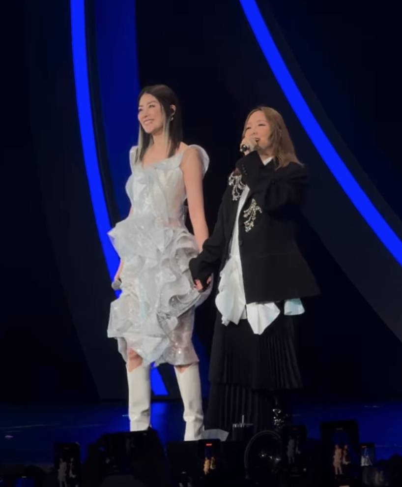 陳慧琳 衛蘭於陳慧琳演唱會第4場擔任嘉賓,並與Kelly合唱經典歌《心亂如麻》。(圖片來源:ig@kellychenwailam)