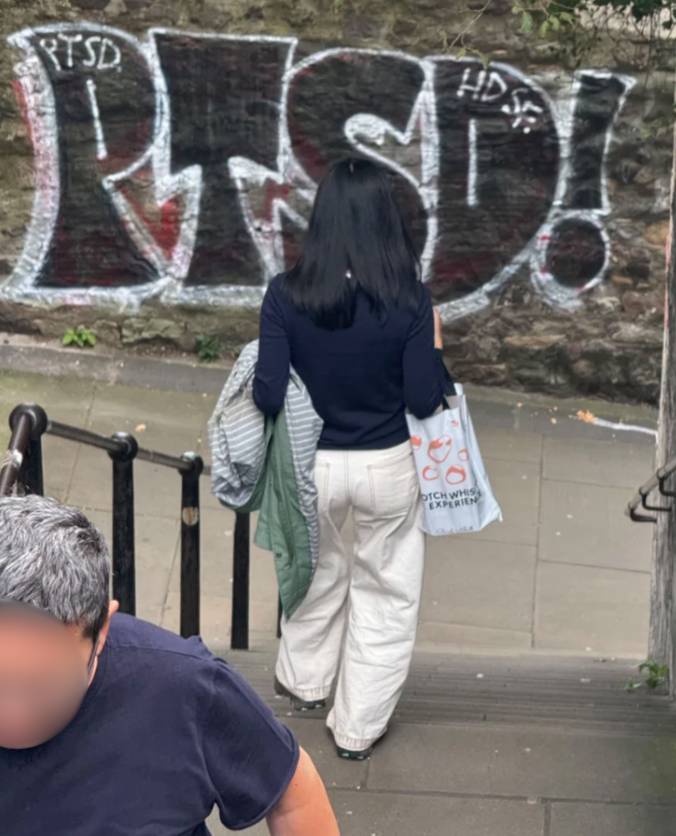 陳法拉 素顏 該名網民更大讚陳法拉嘅體態十分少女。(圖片來源:小紅書圖片)