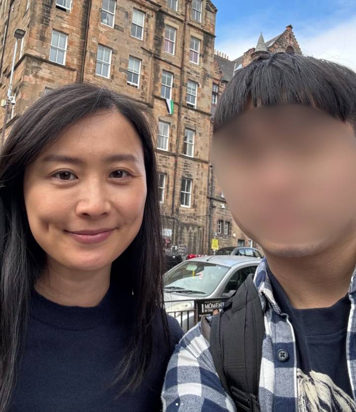 陳法拉 素顏 有網民於愛丁堡偶遇陳法拉,並指自己遇到佢第2次時,先夠膽上前問對方係唔係陳法拉,並獲對方大方答應合照邀請。(圖片來源:小紅書圖片)