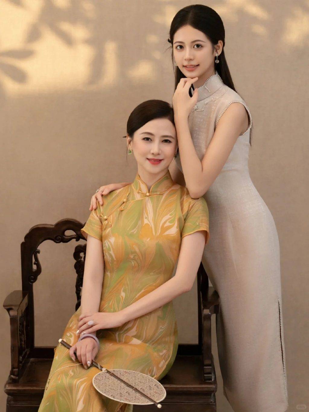 翁虹女兒 劉蒔 翁虹平時會像姊妹一樣和女兒一起逛街購物,也會一起做很多事情。(圖片來源:小紅書@刘莳Crystal)