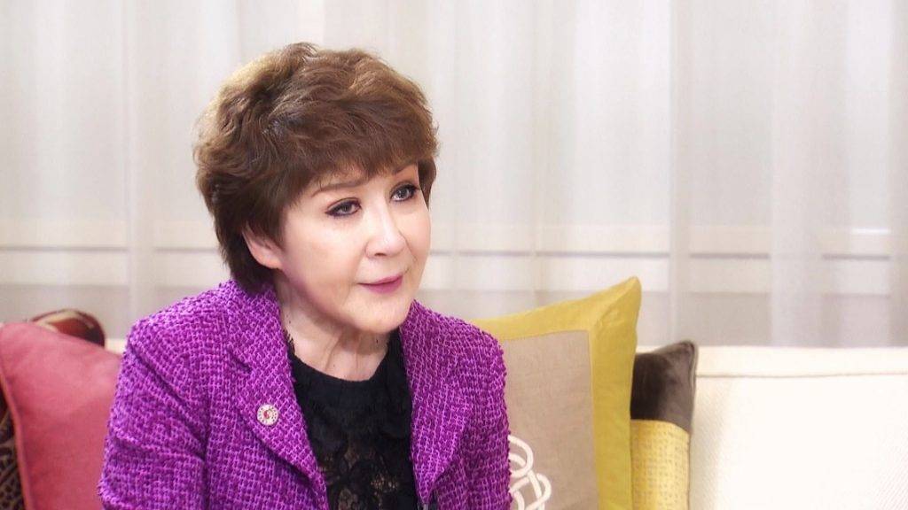 真相猜情尋 丁珮 自從李小龍死於丁珮香閨一事曝光後,丁珮一直躲在家中不敢外出。(圖片來源:TVB)