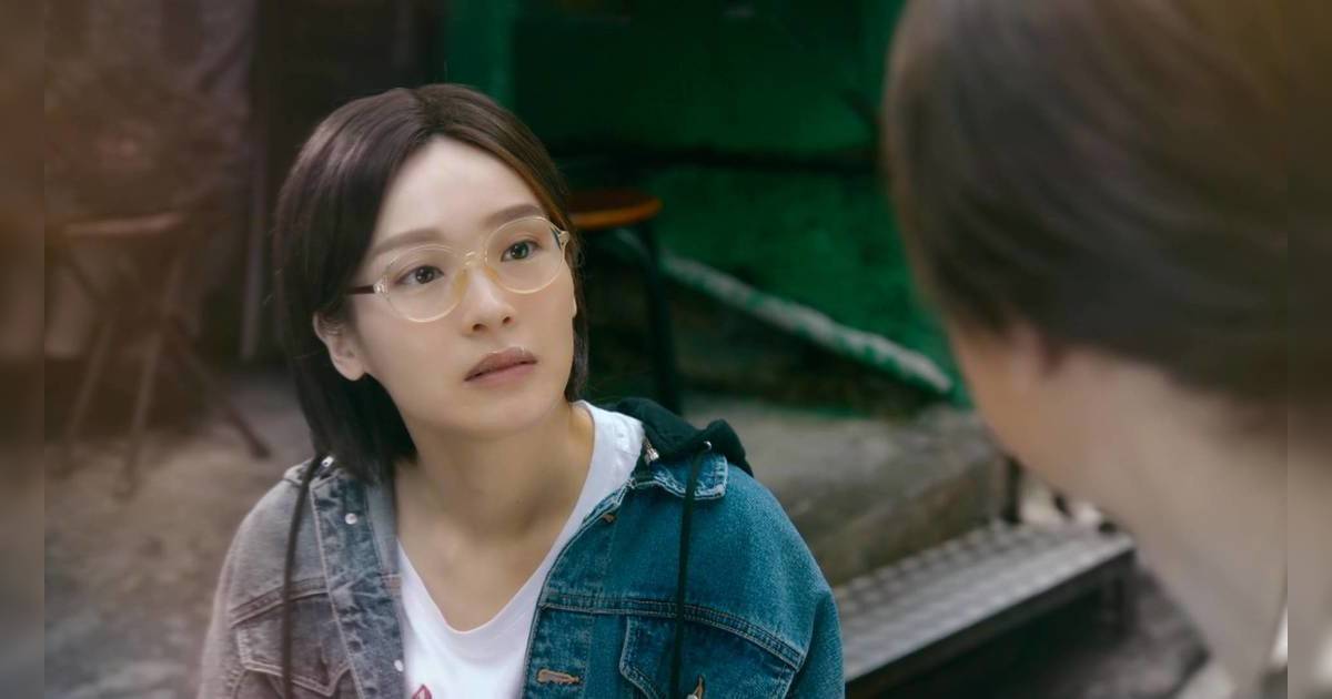 麻雀樂團｜42歲李佳芯逆齡15年變身學生妹 因一副特別眼鏡爆出劇組幕後趣事