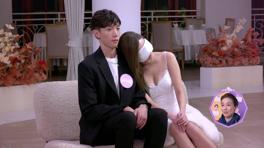 女神配對計劃|李芷晴蒙眼測試三男膊頭「好枕度 (圖片來源:TVB)