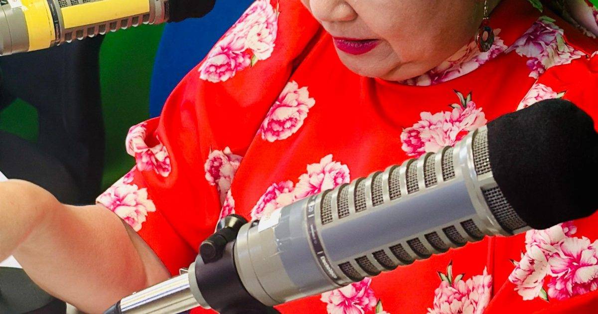 薛家燕淚崩悼念逝去粵語片老友：周驄、唐佳與雪妮