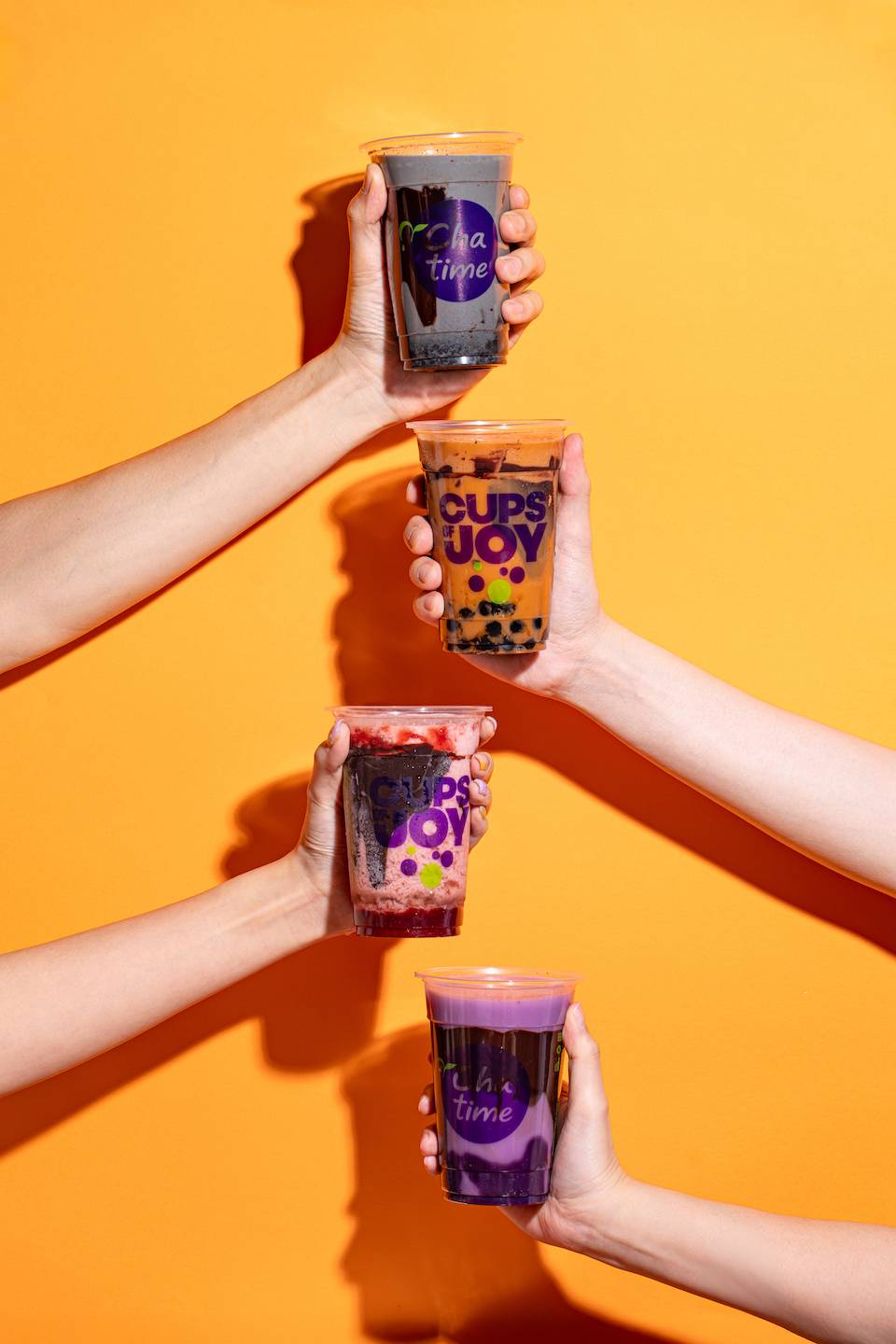陳凱琳 手搖界 chatime 朱古力捏捏杯 (由上至下)黑芝麻奶、泰式珍珠奶茶、草莓奶、紫香芋泥特調(圖片來源:官方授權圖片)