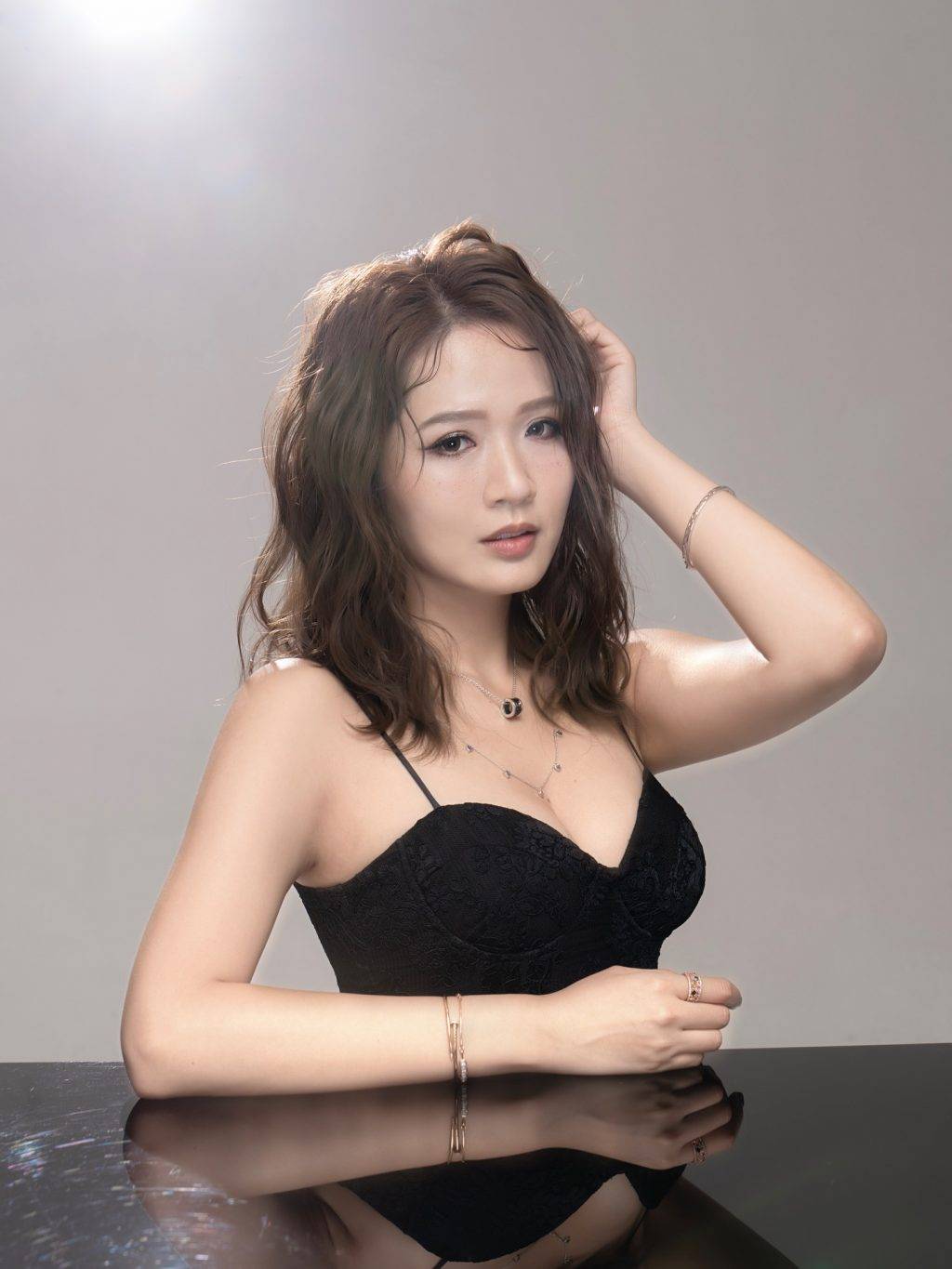 梁敏巧 女神配對計劃 對於今次形象180度大轉變,梁敏巧接受傳媒訪問時大方回應,直言係因為早前網民的負評而起。(圖片來源:IG@maggiemanhau)