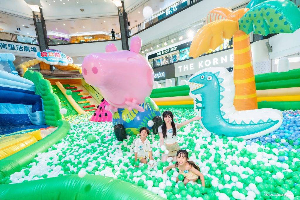 Peppa Pig 主題樂園 吹氣滑梯 (圖片來源:官方圖片)
