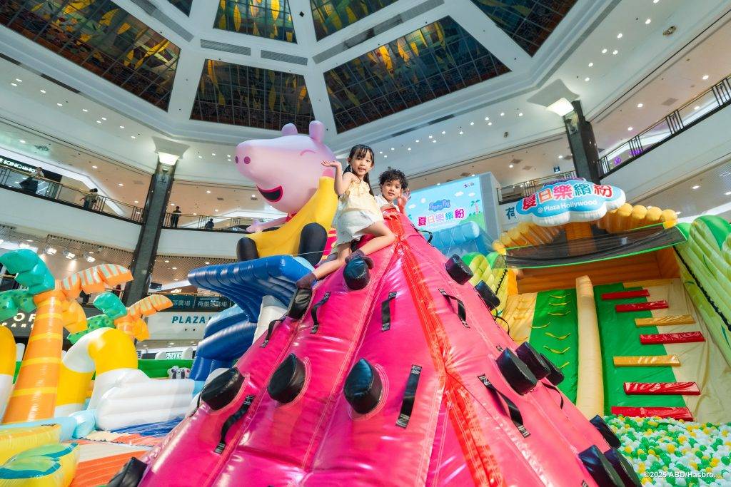 Peppa Pig 主題樂園 吹氣滑梯 (圖片來源:官方圖片)