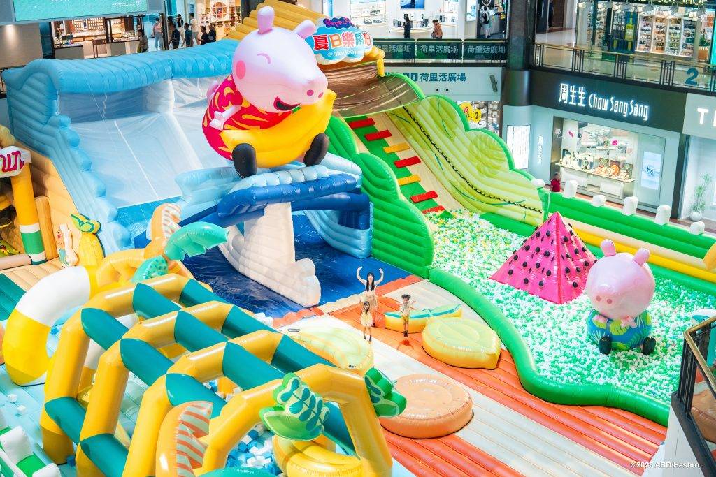 Peppa Pig 主題樂園 吹氣滑梯 (圖片來源:官方圖片)